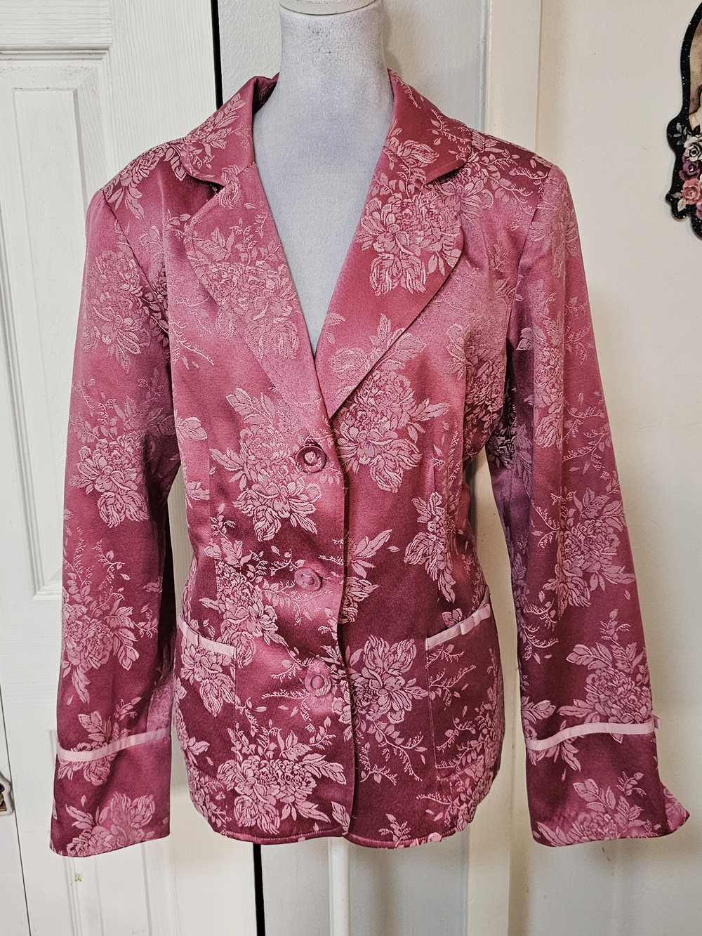 Susan Graver Pink Floral Satin Blazer - Picture 3 of 7